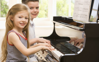 Les Meilleurs Pianos Pour Enfants et Bébés (Guide)